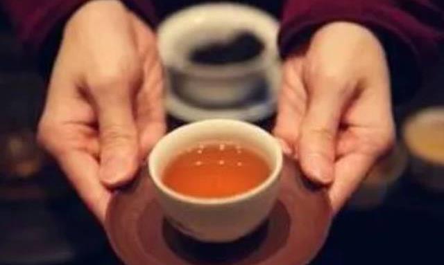 爱茶的人,与红尘无关
