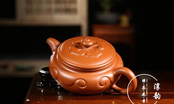 扁仿古如意紫砂壶:新年吉祥如意