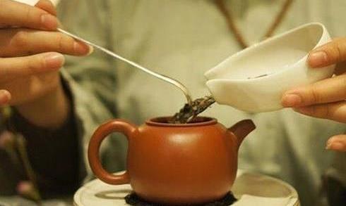 6个字,教你如何鉴别紫砂壶的好坏?