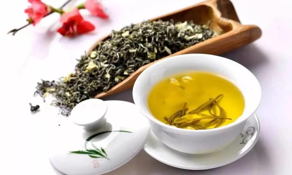 泡茶被烫手，原来是拿盖碗的姿势不对