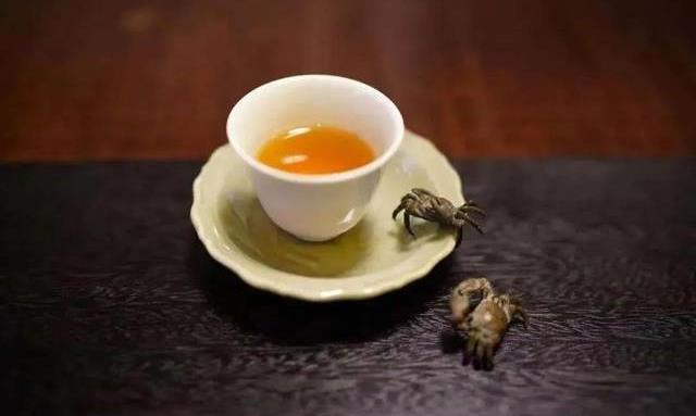 高手绝招：以冲泡法判断普洱茶优劣