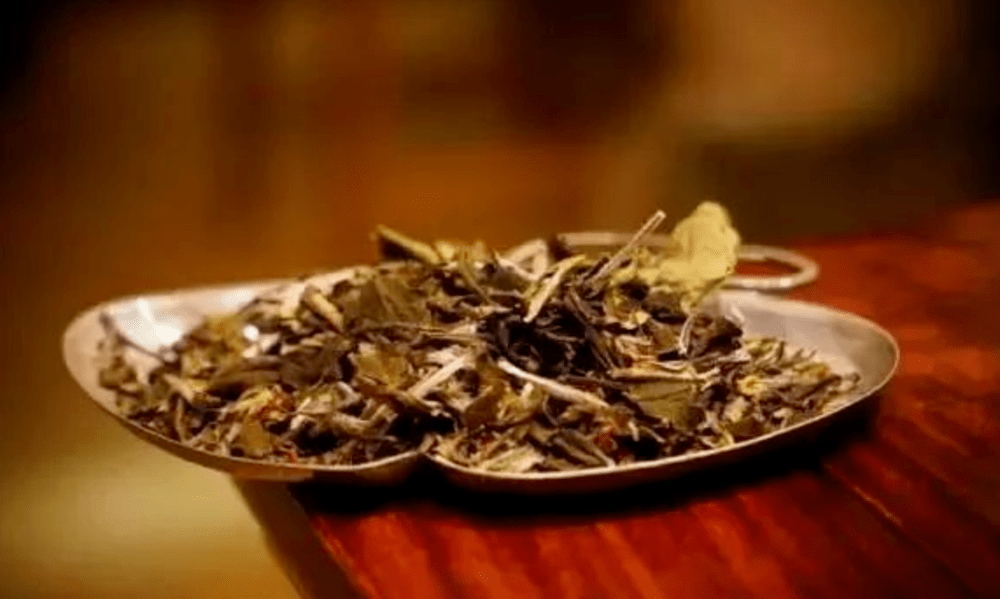 茶叶不是香气浓就好,应当是花香,且淡而有味,淡而幽香