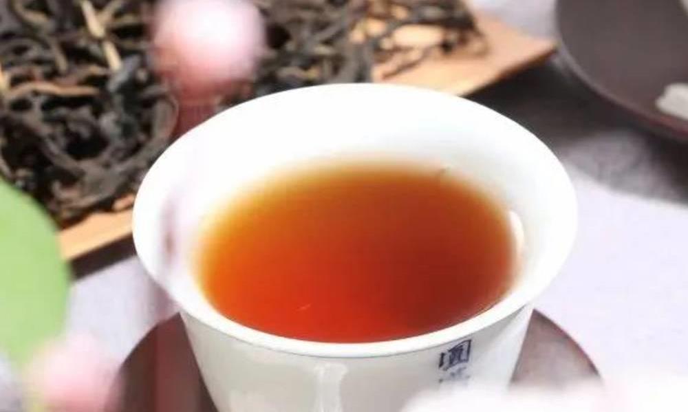 秋天,喝一杯什么茶最养生?