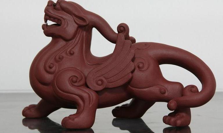 紫泥浴火谱华章,紫砂未必皆是壶。