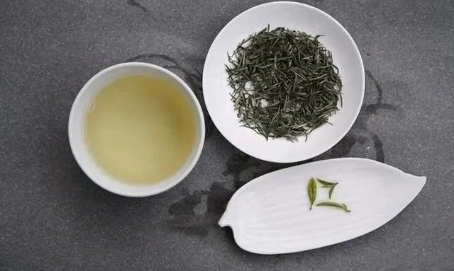 岁月清浅,于一盏茶里释然