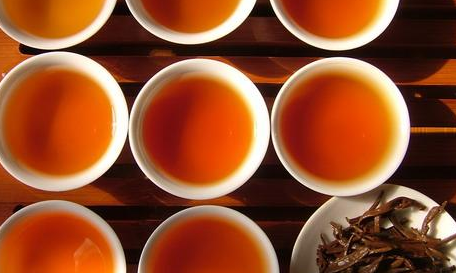 红茶和绿茶之争，谁才是茶界王者？