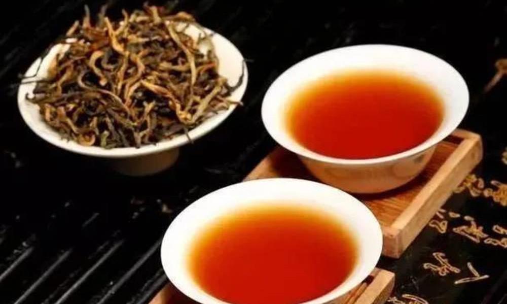 泡一壶红茶，在初冬等你