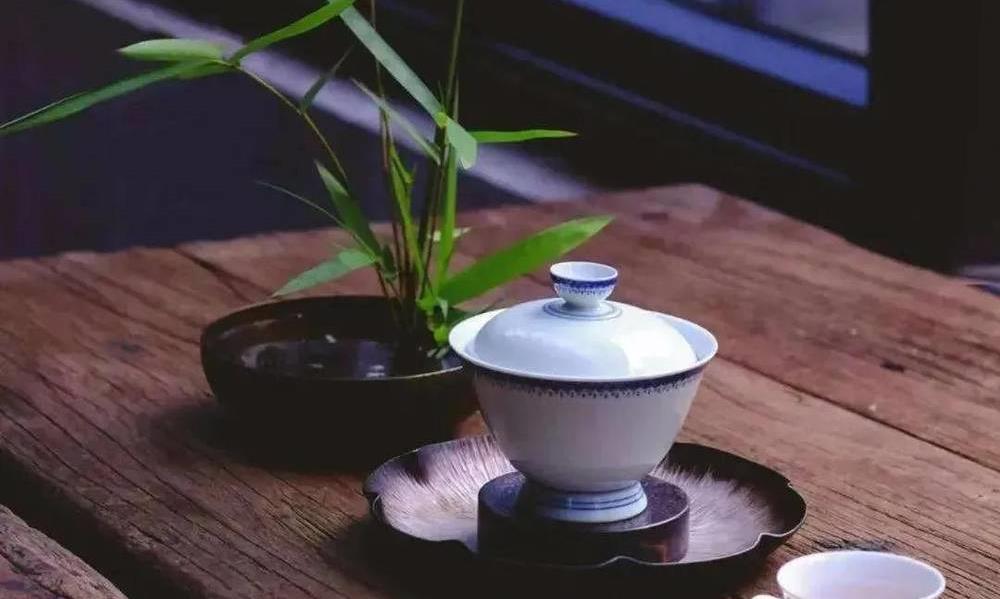 让生命浸润于茶道芬芳中