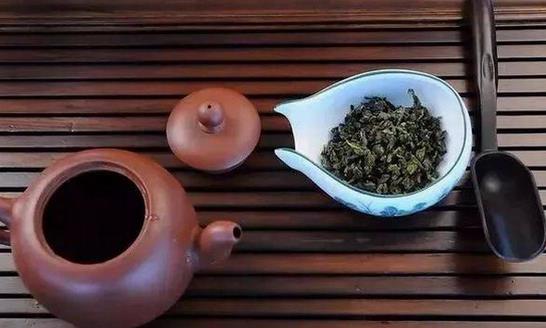 关于茶的名人名言:喝茶涨知识;知茶懂生活!