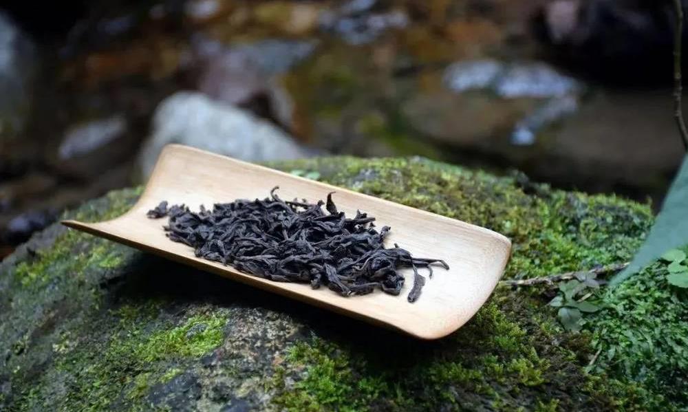 武夷岩茶不同程度的炭焙及品质呈现