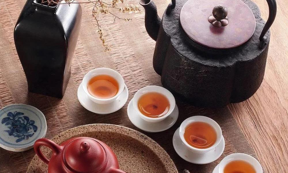 人到中年,放下烟酒,与茶为友