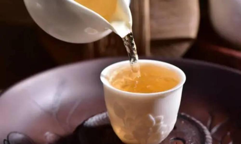 一饼普洱茶重量为什么是357克？