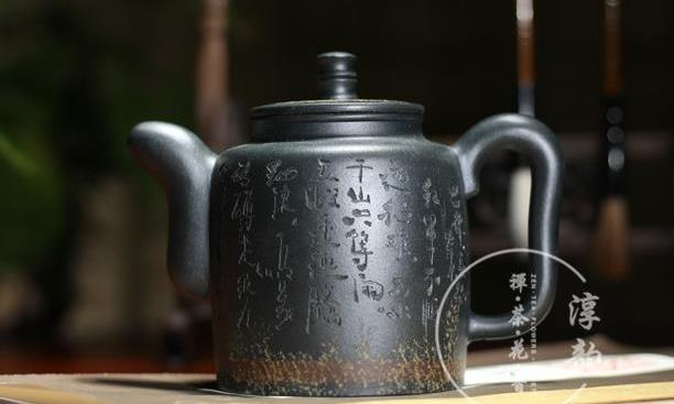 汲泉紫砂壶：客至汲泉烹茶，抚琴听者知音