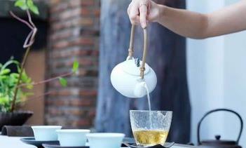 长期喝茶的人和不喝茶的人，谁身体更健康？