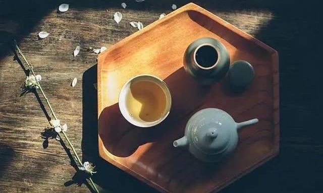 饮一杯清茶,做一个简单的人!