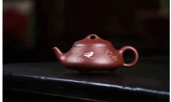 紫砂壶的壶嘴出水各有不同