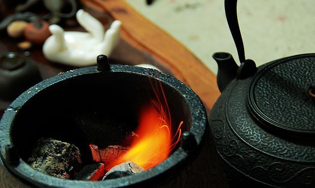 煮茶论英雄:煮茶比泡茶好在哪里?