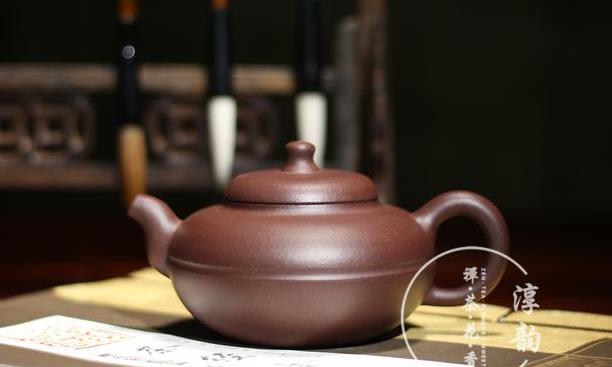 吴建线韵紫砂壶:流线描绘古朴韵,珠圆玉润雅别致