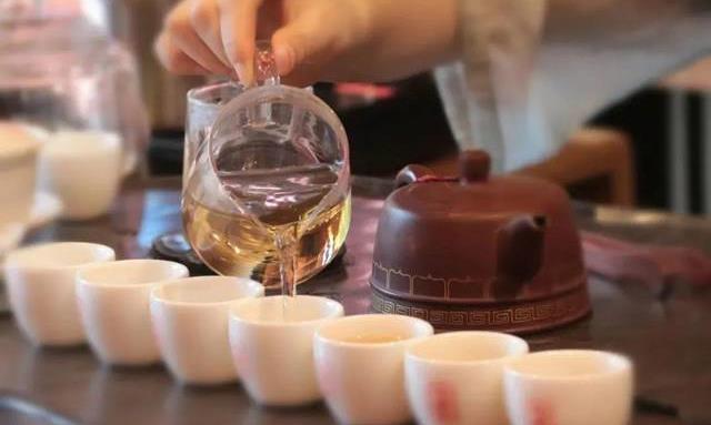 抛开复杂的专业术语,一杯好茶是什么样子的?