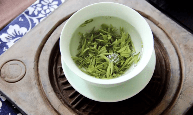 绿茶怎么喝才不伤胃？有人第一步就弄错了！