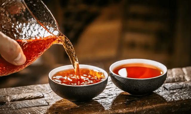 历史上这些有名的普洱茶中放入“丝带、布条” 成为经典