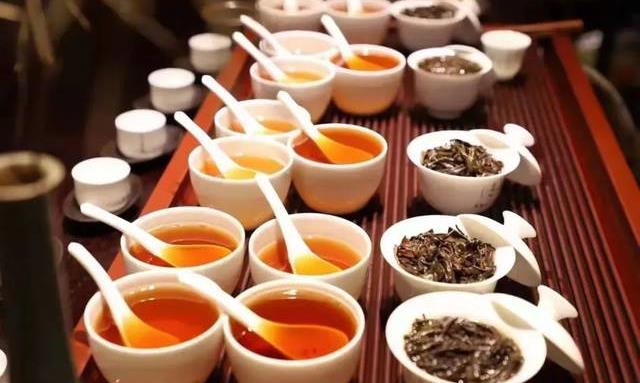 武夷岩茶大红袍、肉桂、水仙三者之间基本的区别!