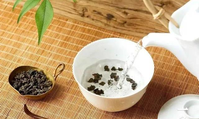 饮茶可减轻吸烟的危害