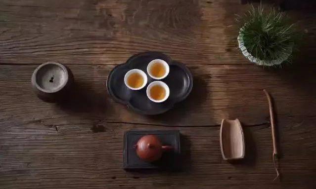 一片茶,成全了水,也成全了自己