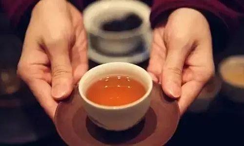 倒茶,是人生的一门学问