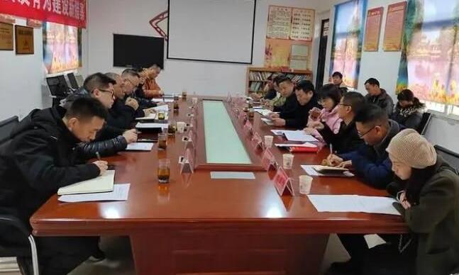 贵州铁投集团到腊寨村调研茶产业开发工作