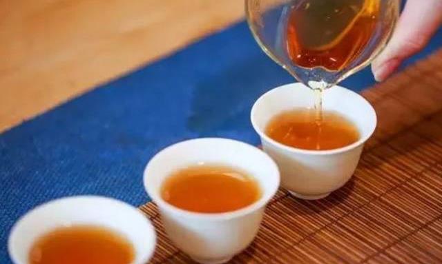 茶凉了，还喝吗？