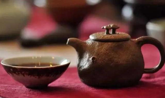 紫砂壶上的茶垢,该不该清理?