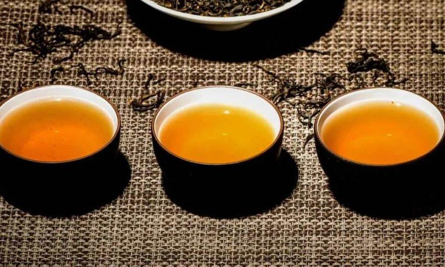 如何挑选黑茶？