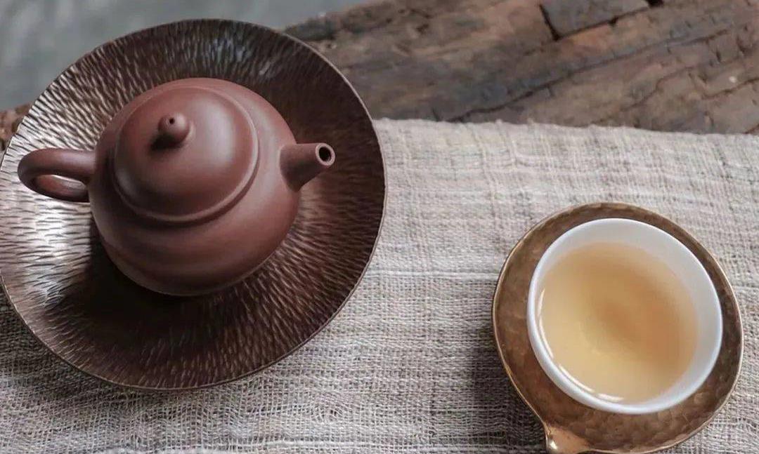 好的茶和书,总让人觉得幸福