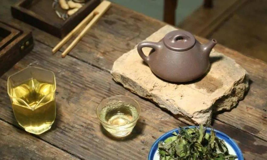 喝茶可以代替喝水吗？