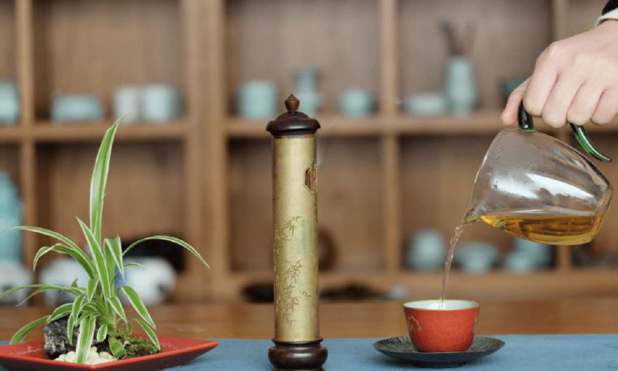 寒潮已至:煮一壶香茗,品一场暖冬