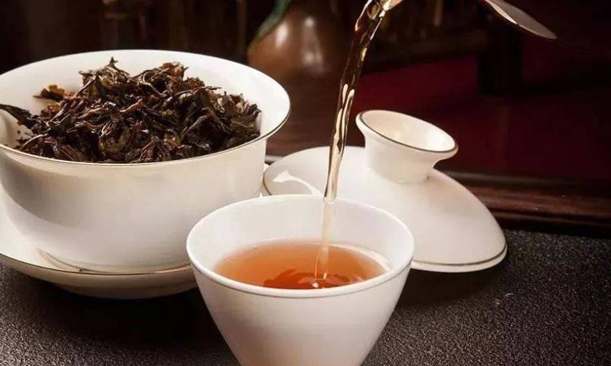 黑茶使用100°C开水冲泡原因，冲出它的“茶性”