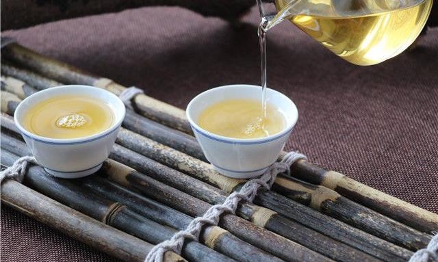 为什么贵的茶叶喝起来滋味淡