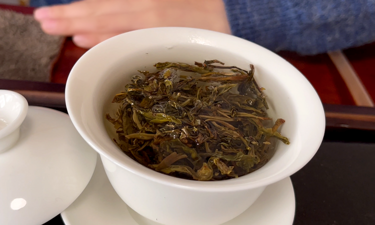 为什么开水泡茶会出现泡沫