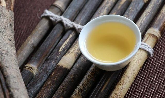 喝普洱茶容易有饥饿感，是普洱茶刮油？