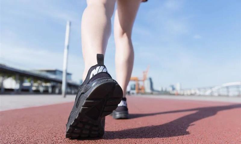 年底扎堆聚餐，懂茶的都在喝这几种茶去“油腻”