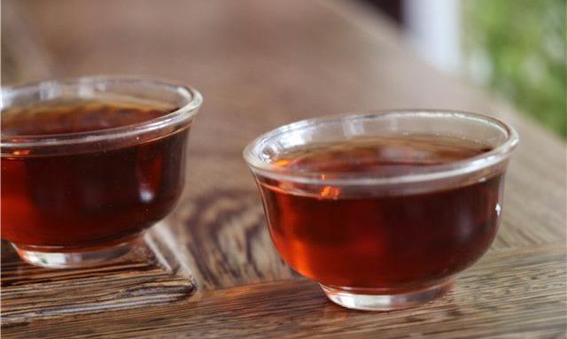 喝普洱茶的好处，什么人适合喝普洱茶 ？