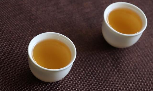 白茶最大的功效，消炎、去火、排毒！