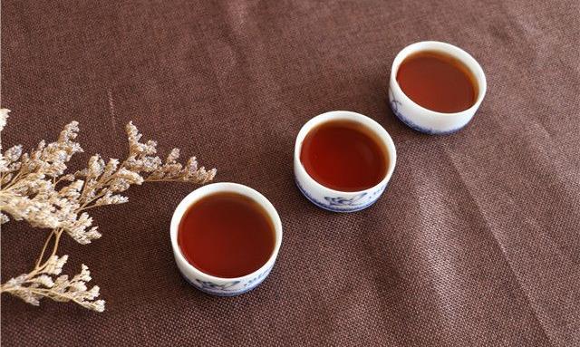 秋季喝茶喝什么茶最好，秋季饮茶的好处