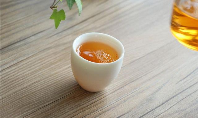 春天多喝茶，排掉体内毒素