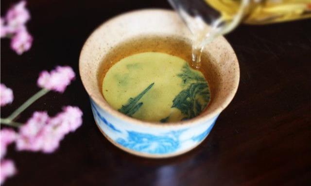 喝白茶去火还是上火