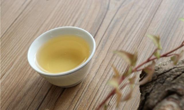 普洱茶有助＂解烟毒＂的机理