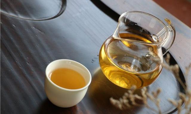 喝普洱生茶会肠胃不舒服吗