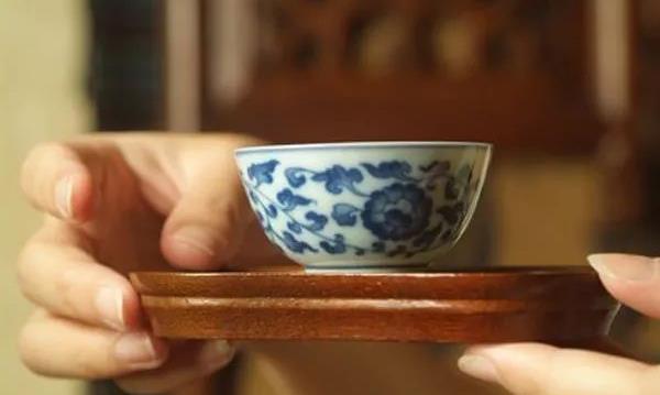 爱喝茶的女人,素颜也比别人好看!