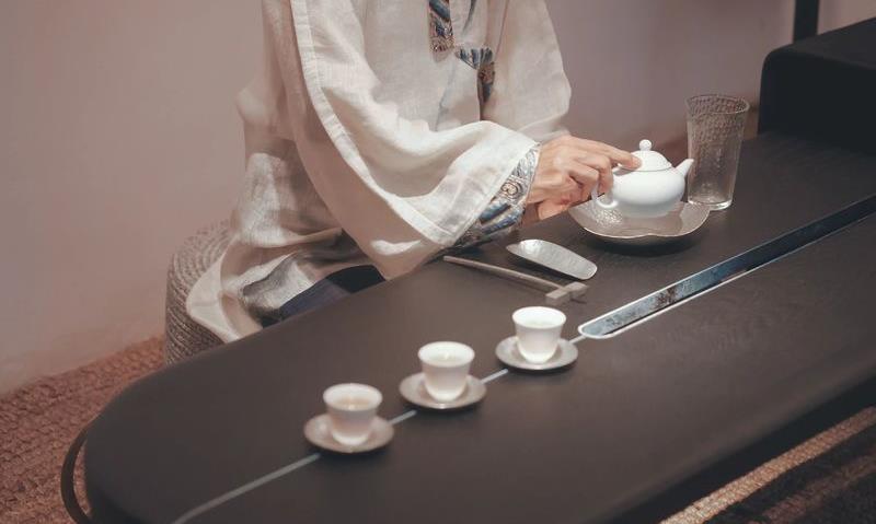 德宏古茶：喝茶八大好处，过年回家分享给家人!